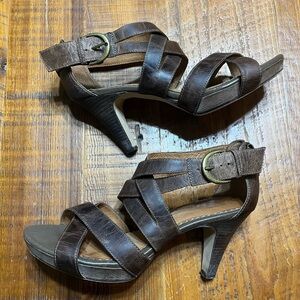 Indigo Luna Comet Taupe Distressed Strappy Heels, Size 9.5